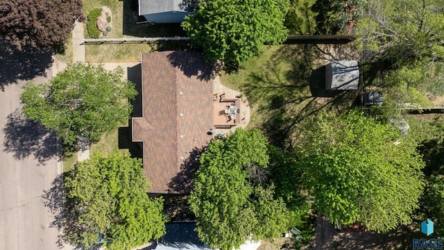 aerial view of property and surrounding area