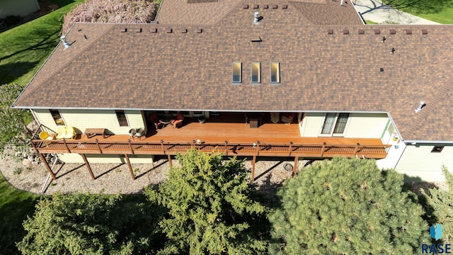 aerial view of property and surrounding area