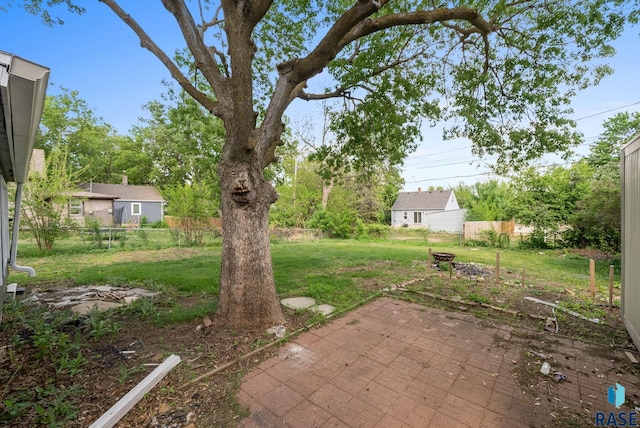 view of yard featuring a patio