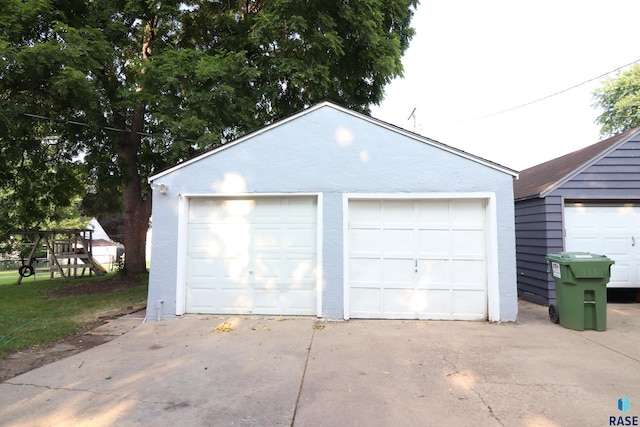 view of detached garage