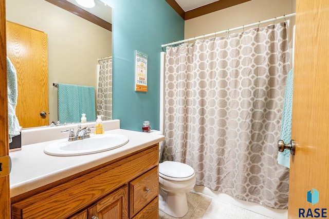 811 Southview Dr, Larchwood, IA 51241 - bathroom with toilet, vanity, curtained shower, and tile patterned floors