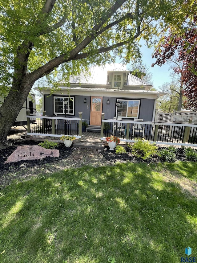 401 W 16th St, Tyndall, SD 57066 - view of front of home featuring a front yard