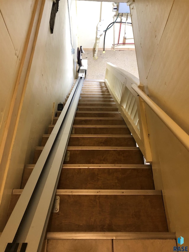 231 S 5th St, Menno, SD 57045 - view of stairway