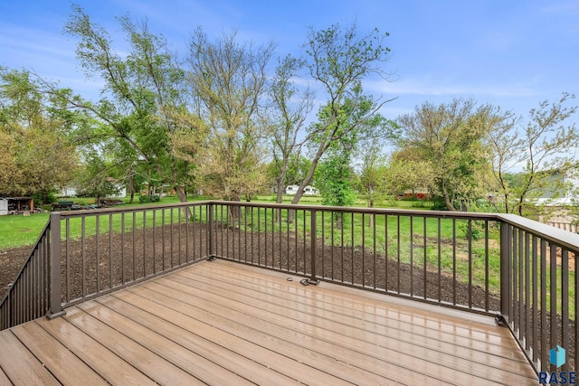 851 N 4th Ave, Canistota, SD 57012 - view of deck