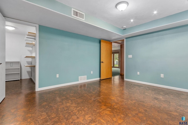 6700 W Snowberry Cir, Sioux Falls, SD 57106 - empty room featuring baseboards and recessed lighting