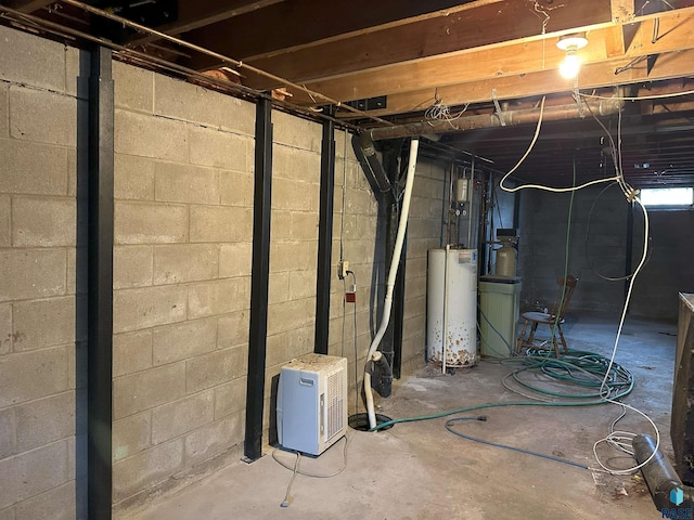 800 N Poplar St, Bridgewater, SD 57319 - unfinished below grade area with gas water heater and a water softener