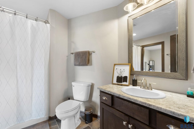 7305 W Jacob Cir, Sioux Falls, SD 57106 - bathroom featuring vanity, toilet, baseboards, and a shower with curtain
