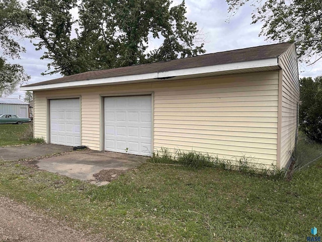 816 W 4th St, Canton, SD 57013 - view of detached garage