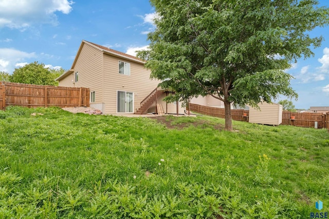 605 N Daisy Ave, Sioux Falls, SD 57107 - rear view of house with stairway