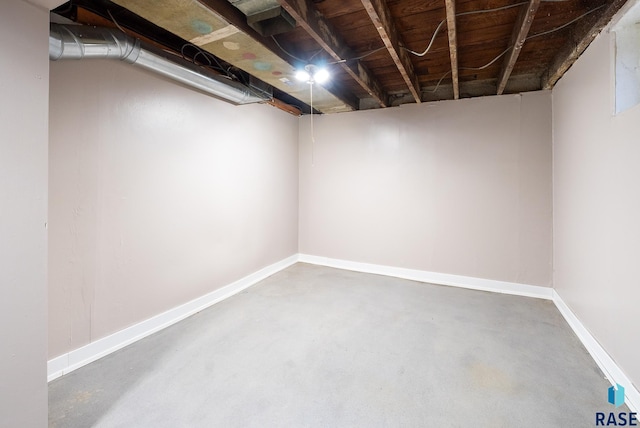 1530 W 10th St, Sioux Falls, SD 57104 - unfinished below grade area with baseboards