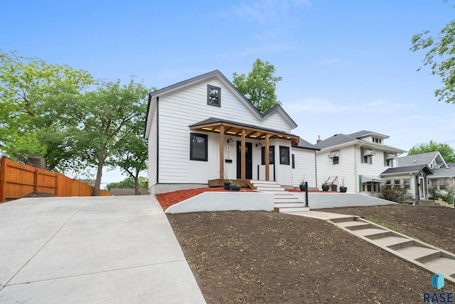 1709 S Duluth Ave, Sioux Falls, SD 57105 - view of front of home with covered porch