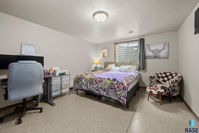 5205 S Eastwind Ave, Sioux Falls, SD 57108 - bedroom featuring baseboards and an office area