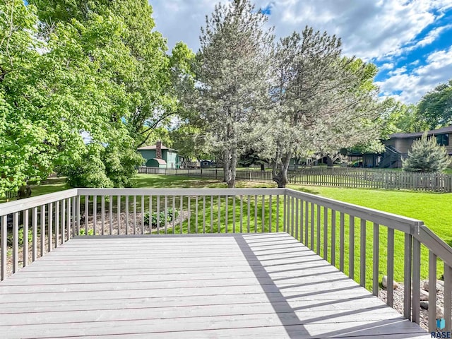 2405 E 51st St, Sioux Falls, SD 57103 - view of wooden terrace
