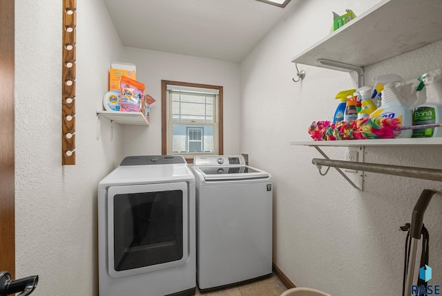 912 N Minnesota Ave, Sioux Falls, SD 57104 - laundry room with washer and clothes dryer