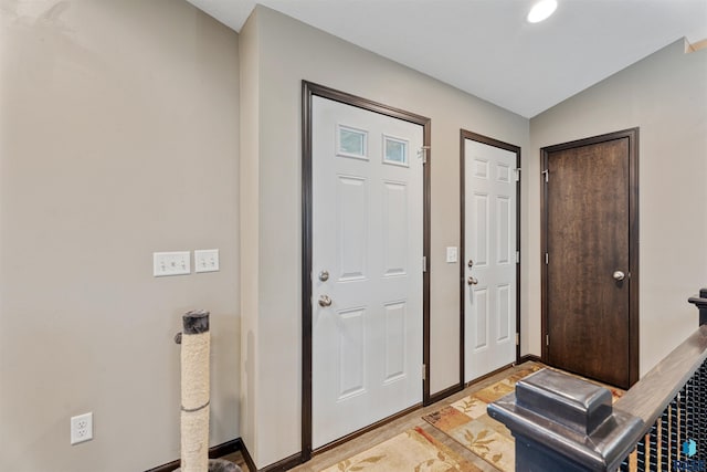 1716 E Tracy Ln, Sioux Falls, SD 57103 - entrance foyer featuring baseboards