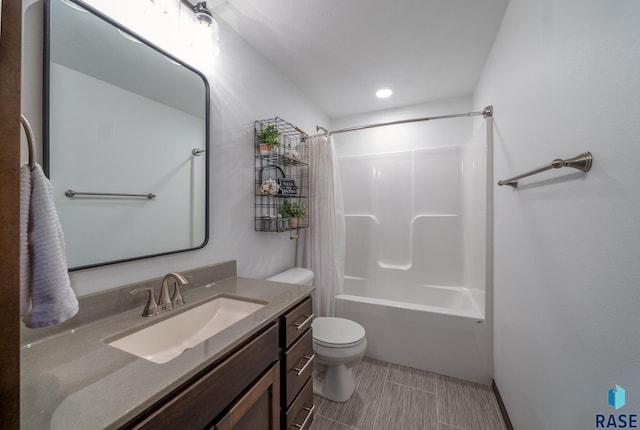 622 Creekside Trl, Harrisburg, SD 57032 - full bath with vanity, toilet, shower / bath combination with curtain, and recessed lighting