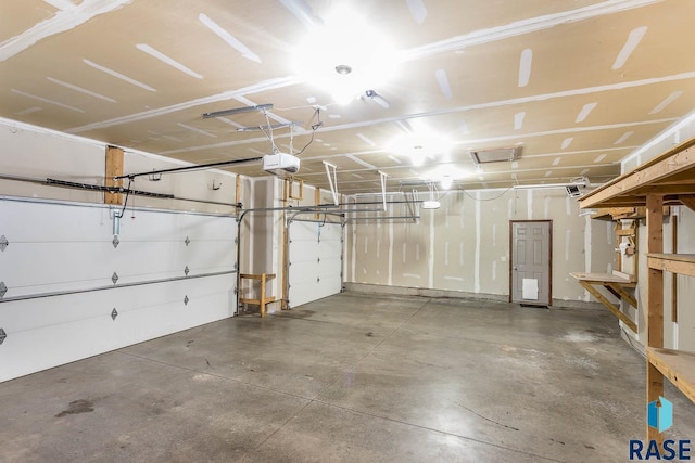5205 S Culbert Ave, Sioux Falls, SD 57106 - garage with a garage door opener