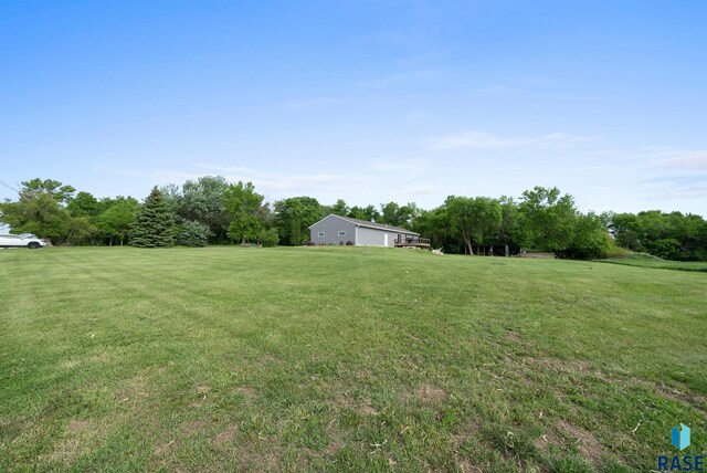 48484 262nd St, Valley Springs, SD 57068 - view of green lawn