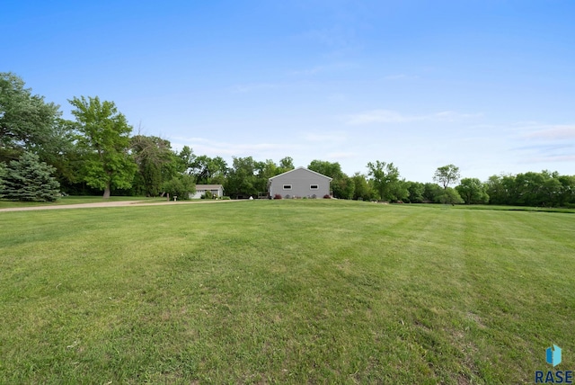 48484 262nd St, Valley Springs, SD 57068 - view of green lawn