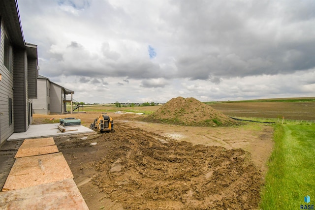 6504 E Hawker Trl, Sioux Falls, SD 57110 - view of yard featuring a patio
