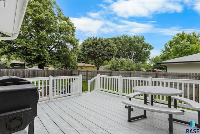 4804 W 39th St, Sioux Falls, SD 57106 - wooden deck featuring a fenced backyard