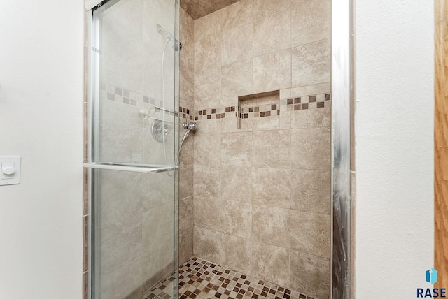 201 N Foss Ave, Sioux Falls, SD 57110 - bathroom with a shower stall