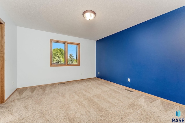 201 N Foss Ave, Sioux Falls, SD 57110 - carpeted empty room with baseboards