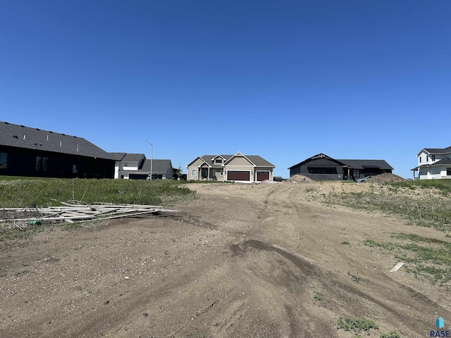 2410 N Reichelt Cir, Tea, SD 57064