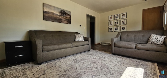 2904 S Glendale Ave, Sioux Falls, SD 57105 - living room featuring wood finished floors and baseboards