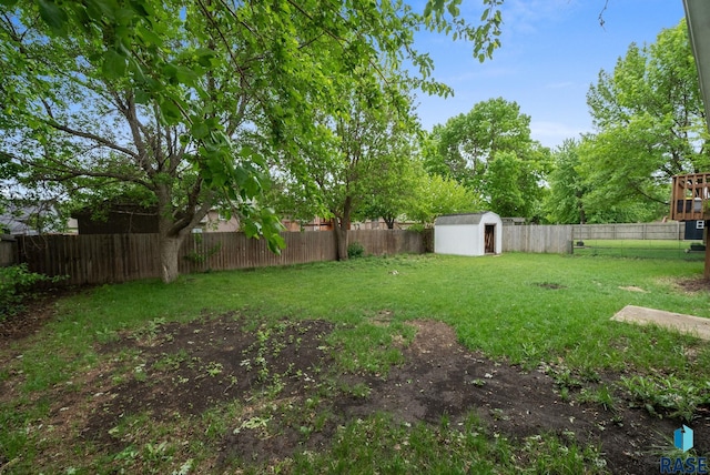 800 N Poplar Ave, Tea, SD 57064 - view of yard