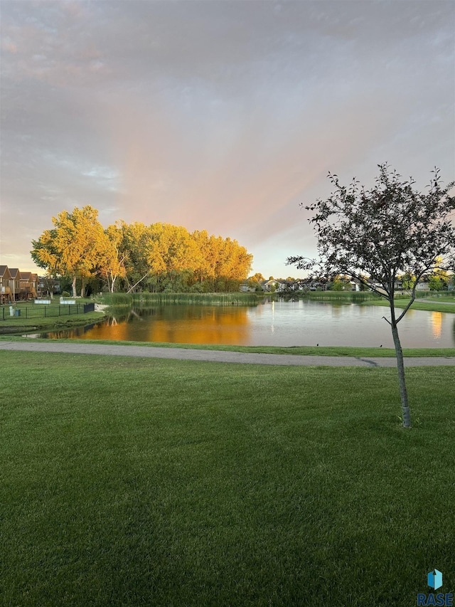 5411 S Ledgestone Pl, Sioux Falls, SD 57108 - view of property's community with a water view and a yard