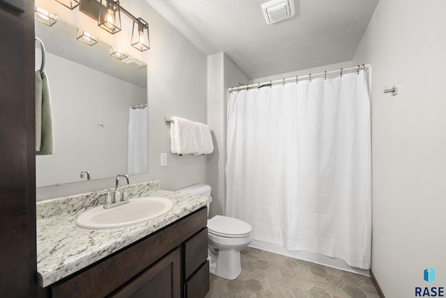 5520 S Seville Pl, Sioux Falls, SD 57108 - full bath with toilet, vanity, and a shower with shower curtain