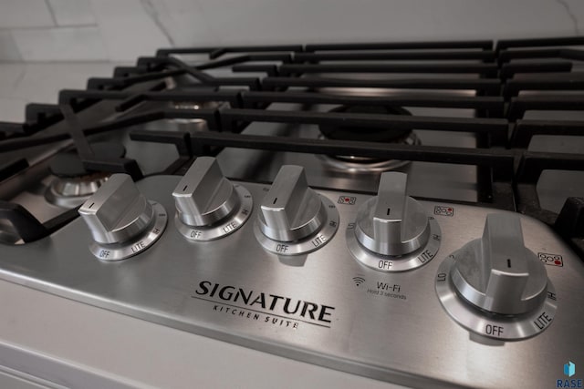 2720 S Oriya Pl, Sioux Falls, SD 57106 - detailed view of stainless steel gas stovetop