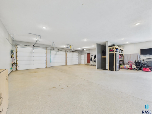 577 60th Ave, Beaver Creek, MN 56116 - garage featuring recessed lighting and a garage door opener