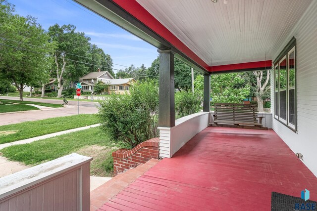 302 E 19th St, Sioux Falls, SD 57105 - view of wooden porch