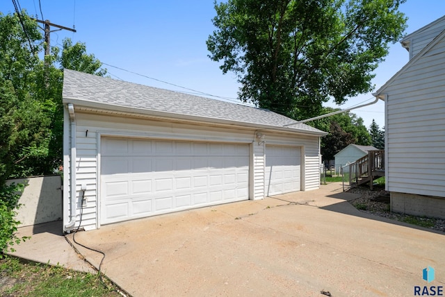 1422 E 17th St, Sioux Falls, SD 57104 - view of detached garage