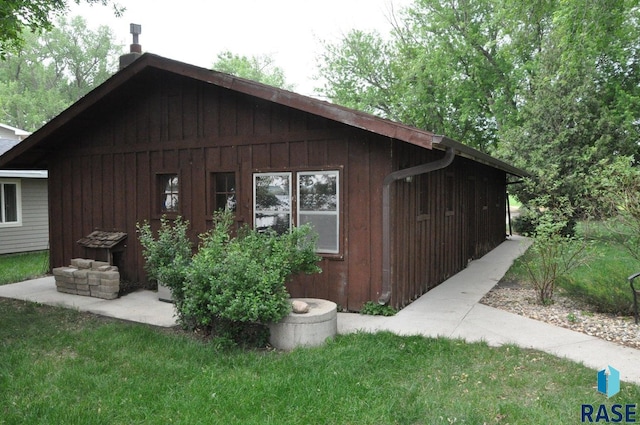 8740 Westview Rd, Brookings, SD 57006 - view of property exterior featuring a yard