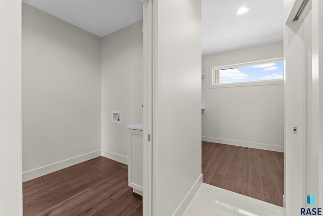 8309 E Sheridan Cir, Sioux Falls, SD 57110 - hall featuring wood finished floors, baseboards, and recessed lighting