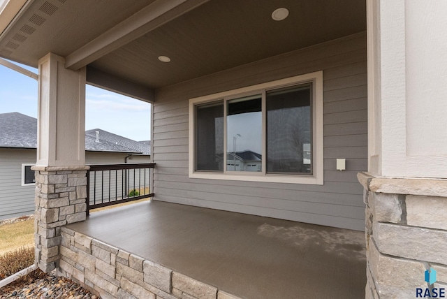 2101 S Meadowview Ave, Sioux Falls, SD 57110 - view of patio / terrace