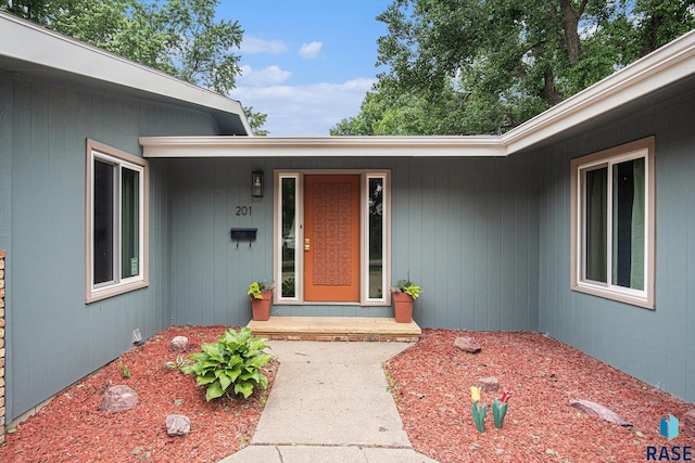 201 W Elm St, Luverne, MN 56156 - entrance to property