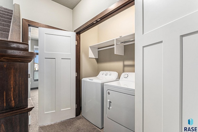 511 S 2nd Ave, Sioux Falls, SD 57104 - laundry room with carpet and washer and dryer
