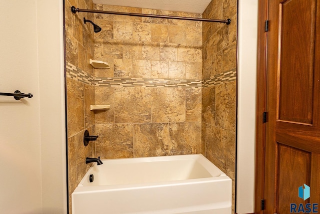 5509 E Eastbridge Pl, Sioux Falls, SD 57110 - bathroom featuring shower / bath combination