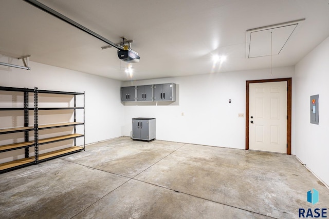 5509 E Eastbridge Pl, Sioux Falls, SD 57110 - garage with a garage door opener