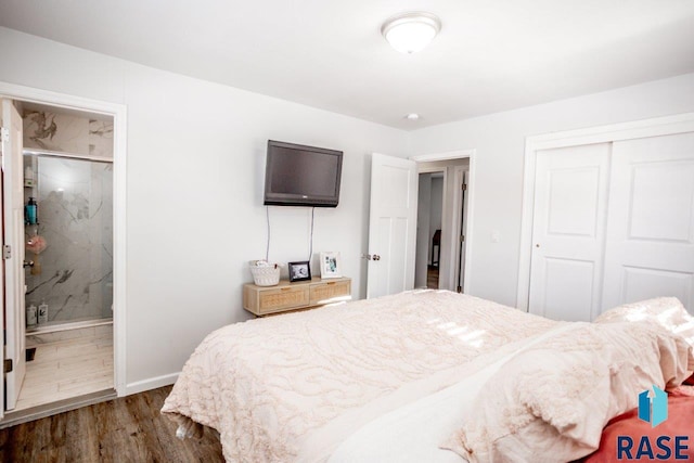 3601 S Holbrook Ave, Sioux Falls, SD 57106 - bedroom with dark wood-style floors, a closet, and ensuite bath