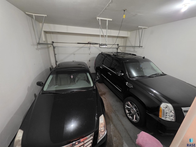 3333 W Ralph Rogers Rd, Sioux Falls, SD 57108 - view of garage