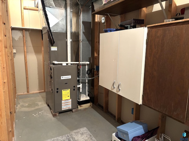 421 E 2nd St, Miller, SD 57362 - utilities featuring heating unit