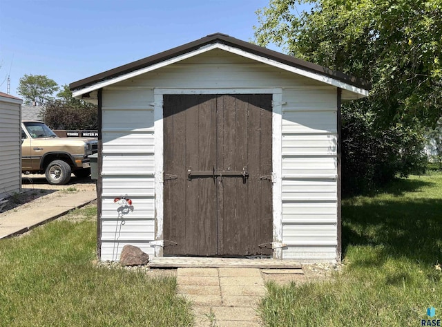 421 E 2nd St, Miller, SD 57362 - view of shed