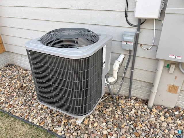 8617 W Bryggen Ct, Sioux Falls, SD 57107 - exterior view of a cooling unit