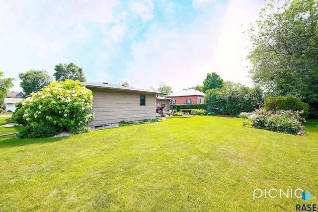 429 S Elm St, Lennox, SD 57039 - view of green lawn