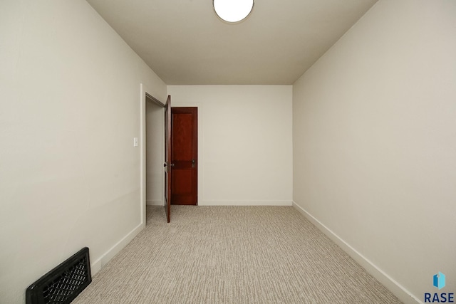 1330 W 14th St, Sioux Falls, SD 57104 - unfurnished room with carpet flooring and baseboards
